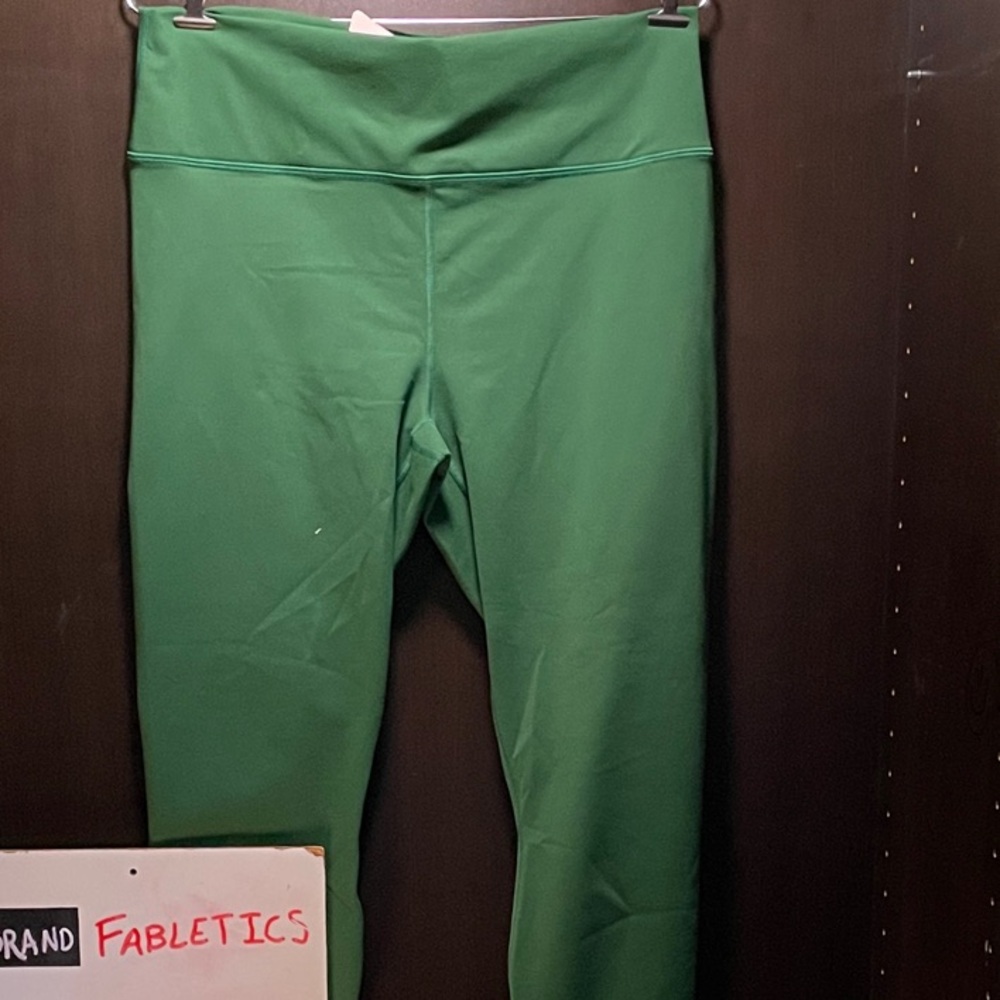 LastChanceB4GoodWill Fabletics Leggings in Forest Green